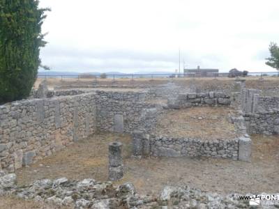 Clunia Sulpicia y Sendero de los Arabuzos: Patrimonio Romano; buitrago belen viviente canoas duraton